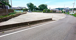 緑新片岡駅西口駐車場